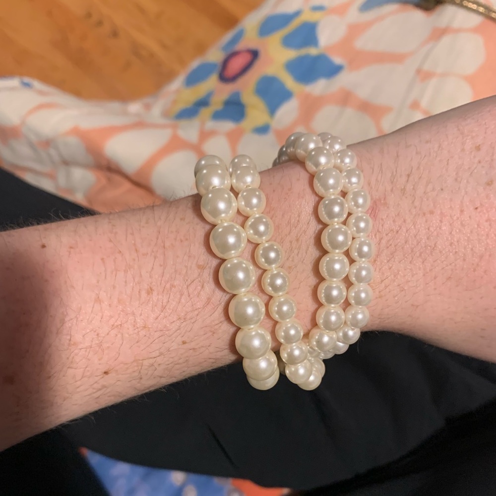 Pearl bracelet